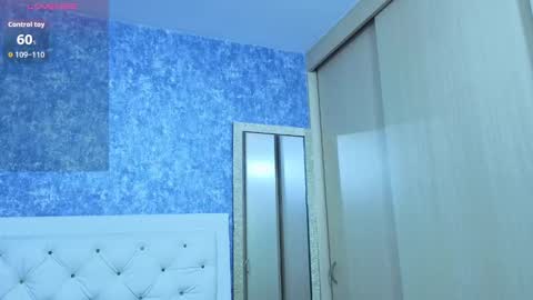 Snapshot of yulissa_girls chatting on September 2025 11:12:02 AM yulissa_girls online show from September 2025 11:12:02 AM