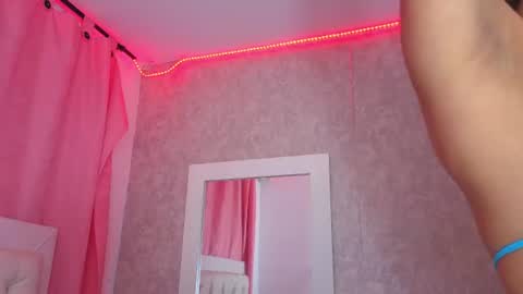Snapshot of yulissa_girls chatting on July 2026 02:45:01 PM yulissa_girls online show from July 2026 02:45:01 PM