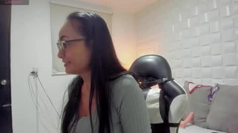 Y U L I T Z A online show from December 2025 12:02:02 PM