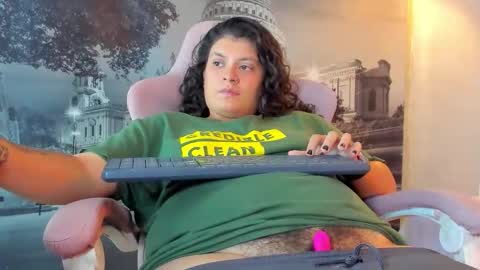 Snapshot of yumandsay chatting on September 2025 03:49:01 PM Snowflake online show from September 2025 03:49:01 PM