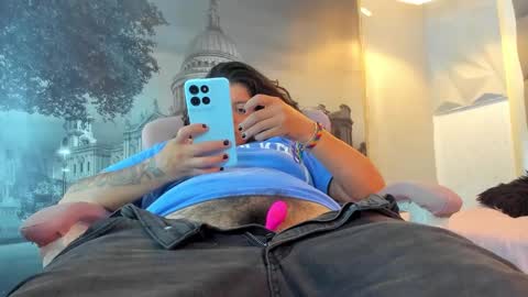 Snapshot of yumandsay chatting on September 2025 10:59:02 PM Snowflake online show from September 2025 10:59:02 PM