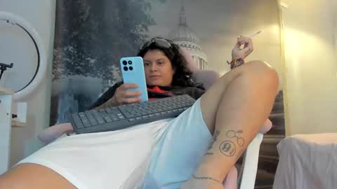 Snapshot of yumandsay chatting on October 2025 06:51:01 PM Snowflake online show from October 2025 06:51:01 PM