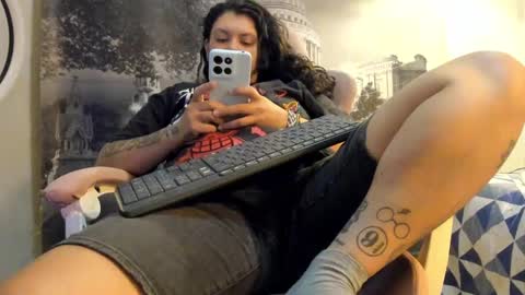 Snapshot of yumandsay chatting on October 2025 04:08:01 PM Snowflake online show from October 2025 04:08:01 PM