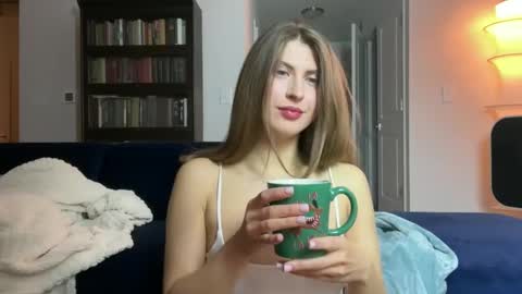 yumiandwolf online show from January 2025 06:22:02 AM