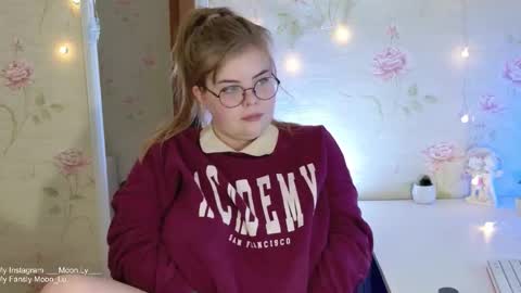 Polly online show from October 2025 04:30:02 PM