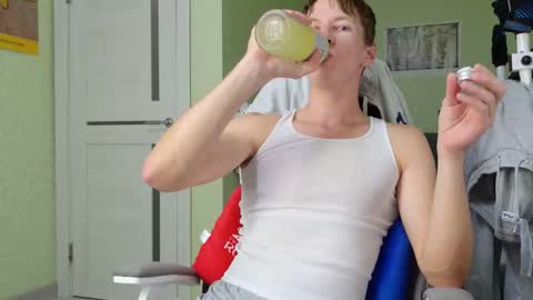 Snapshot of yummyalexxx chatting on November 2025 02:02:01 PM Alex online show from November 2025 02:02:01 PM