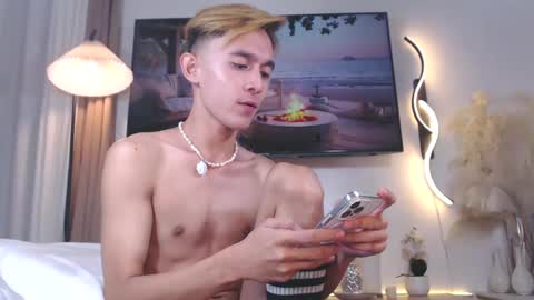 Justine online show from February 2025 10:28:02 PM