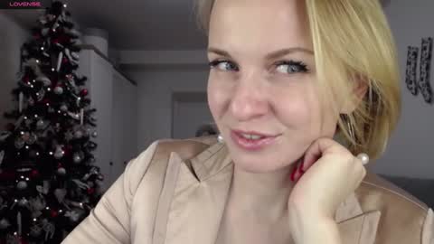 Lillya online show from December 2024 05:48:01 PM