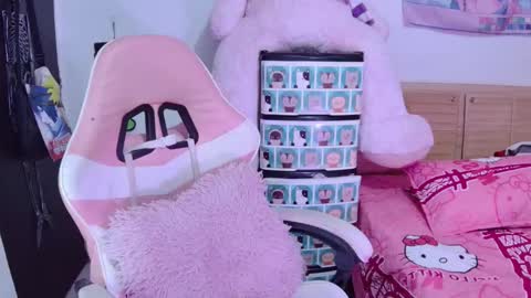 yuna_pink666 online show from January 2025 11:11:01 PM