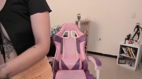 Yuna online show from February 2025 12:27:02 PM