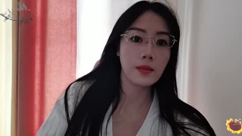 YunEr online show from December 2024 05:37:01 AM