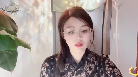 YunEr online show from March 2025 06:04:02 AM