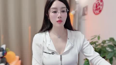 Snapshot of yuner0715 chatting on February 2026 03:38:01 PM YunEr online show from February 2026 03:38:01 PM