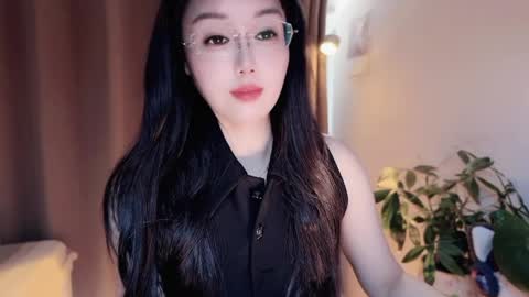 YunEr online show from April 2026 04:50:02 AM