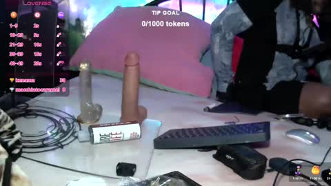 Snapshot of yungbbcbro chatting on January 2025 08:13:02 AM Octavian online show from January 2025 08:13:02 AM