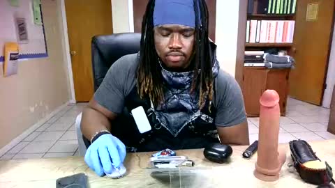 Snapshot of yungbbcbro chatting on March 2025 05:22:02 AM Octavian online show from March 2025 05:22:02 AM