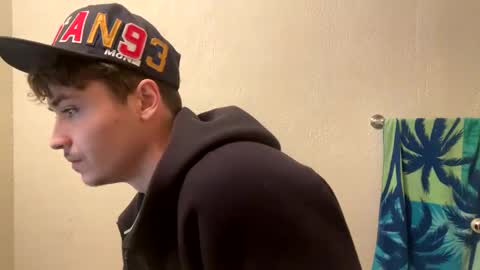 Snapshot of yungstudbev chatting on January 2025 06:28:02 AM yungstudbev online show from January 2025 06:28:02 AM