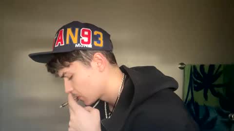 Snapshot of yungstudbev chatting on January 2025 03:14:02 PM yungstudbev online show from January 2025 03:14:02 PM