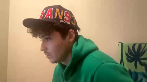 Snapshot of yungstudbev chatting on February 2025 04:11:02 AM yungstudbev online show from February 2025 04:11:02 AM