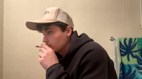 Snapshot of yungstudbev chatting on February 2025 03:33:01 AM yungstudbev online show from February 2025 03:33:01 AM