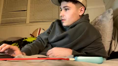 Snapshot of yungstudbev chatting on February 2025 01:51:01 AM yungstudbev online show from February 2025 01:51:01 AM