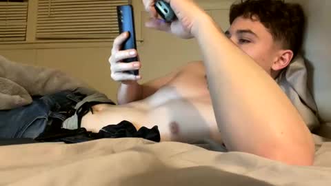 Snapshot of yungstudbev chatting on February 2025 03:37:01 AM yungstudbev online show from February 2025 03:37:01 AM