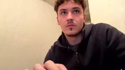 Snapshot of yungstudbev chatting on September 2025 12:10:01 AM yungstudbev online show from September 2025 12:10:01 AM