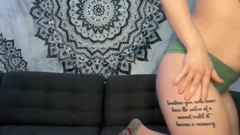 yurdreams_22 online show from March 2026 02:35:02 PM