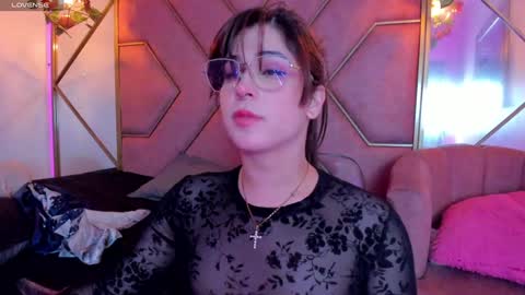 Snapshot of yuri_stars chatting on January 2025 12:13:01 AM Yuri Stars online show from January 2025 12:13:01 AM