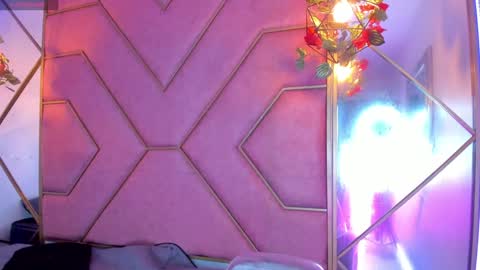 Snapshot of yuri_stars chatting on February 2025 04:31:01 PM Yuri Stars online show from February 2025 04:31:01 PM