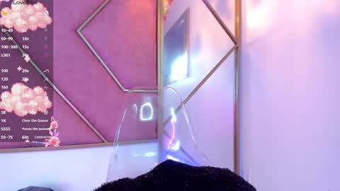 Snapshot of yuri_stars chatting on March 2025 06:23:01 PM Yuri Stars online show from March 2025 06:23:01 PM