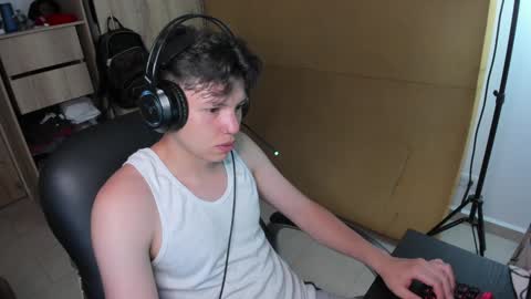 yurii_moody online show from December 2024 04:44:02 AM