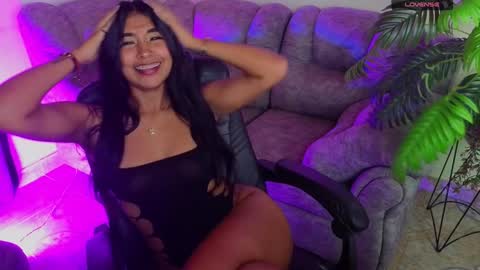 yurumar_ online show from December 2024 06:57:02 PM