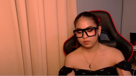 Snapshot of yvannasilva18 chatting on February 2025 09:53:02 AM jai online show from February 2025 09:53:02 AM