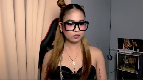 Snapshot of yvannasilva18 chatting on February 2025 04:14:02 AM jai online show from February 2025 04:14:02 AM