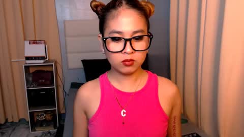 Snapshot of yvannasilva18 chatting on February 2025 12:36:01 PM jai online show from February 2025 12:36:01 PM