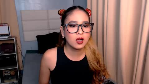 Snapshot of yvannasilva18 chatting on February 2025 03:48:02 PM jai online show from February 2025 03:48:02 PM