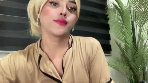 Miss Cali online show from February 2025 11:11:01 AM