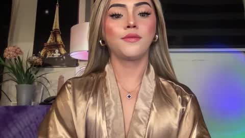 Miss Cali online show from October 2025 07:22:01 PM