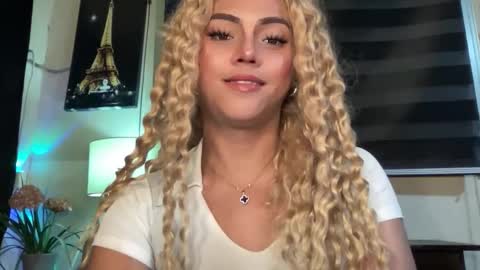 Miss Cali online show from October 2025 06:17:02 PM