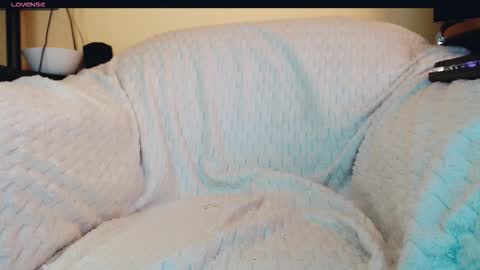 yzza_suave online show from September 2025 01:21:01 PM