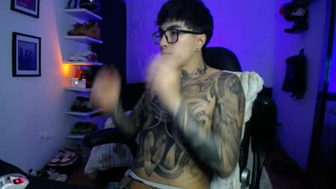 zac_muller1 online show from April 2026 05:18:02 AM