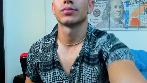 zachpri20 online show from January 2025 03:33:02 PM