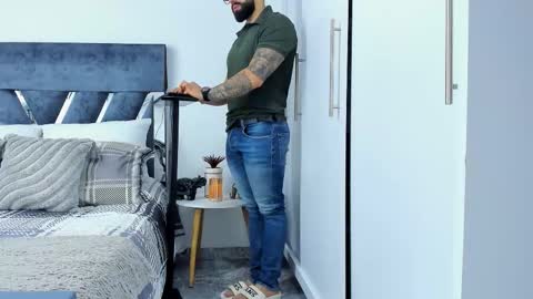 Richard online show from November 2025 01:02:02 PM