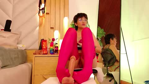 Karina  online show from September 2025 08:52:01 PM