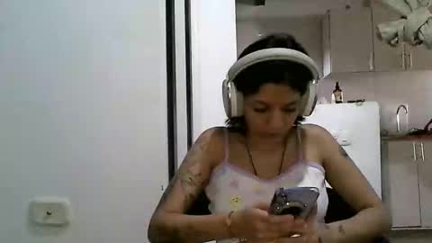 Snapshot of zafiro_rubi chatting on May 2026 05:19:02 PM Zafiro online show from May 2026 05:19:02 PM