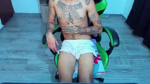 BiG Zafiro online show from April 2026 01:41:01 PM