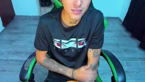 BiG Zafiro online show from April 2026 12:13:01 PM