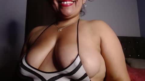 Zahi ... wants to play with everyone...yessss online show from September 2025 03:19:02 AM