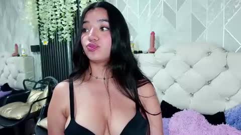 Snapshot of zaira_bonny chatting on July 2026 05:52:01 PM Zaira Bonny online show from July 2026 05:52:01 PM
